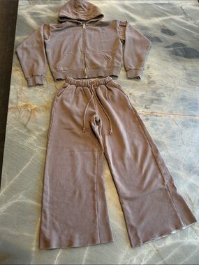 Katie J NYC Wide-Leg Joggers & Cropped Zip Hoodie - Mauve Taupe